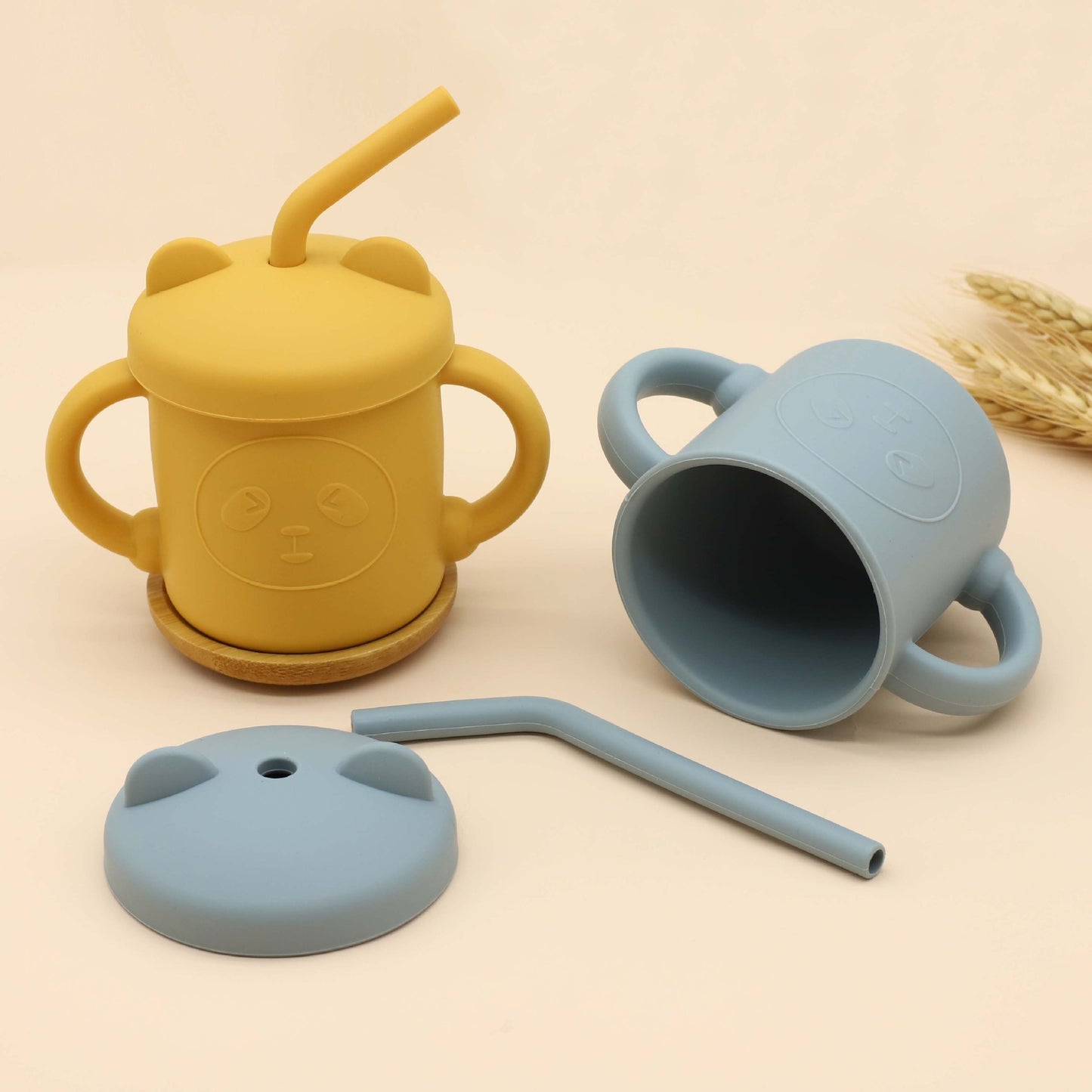Taza de silicona con forma de panda para niños con pajita para beber agua
