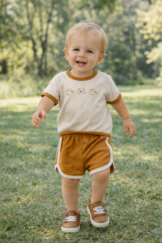 Conjunto de dos piezas de traje de bebé de verano con diseño de oso gofre